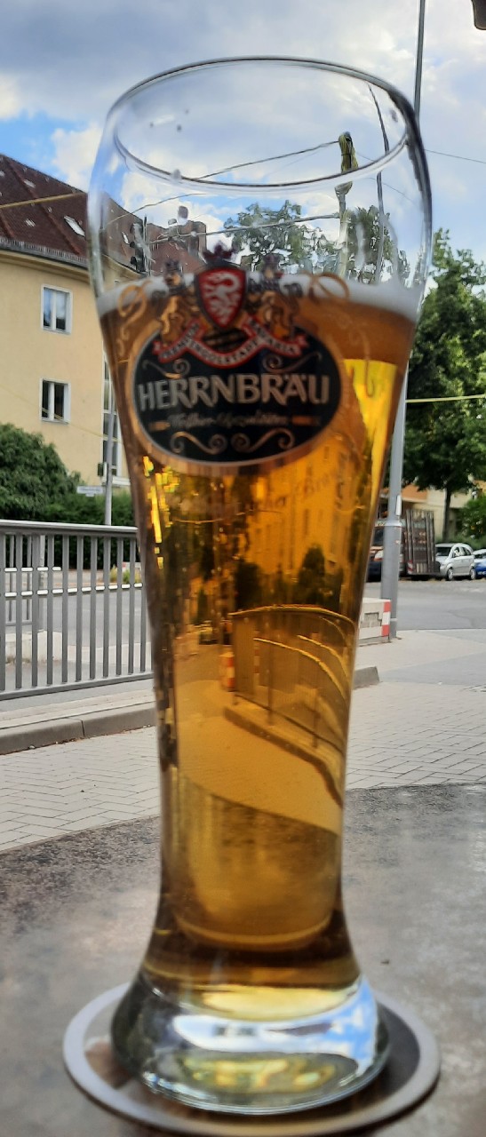 Herrnbräu Kristal Weizen, Hebenbräu GmbH