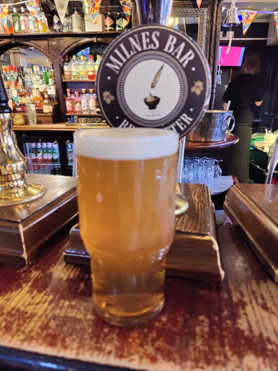 Milne Bar Best Bitter, Belhaven Brewery (Greene King)