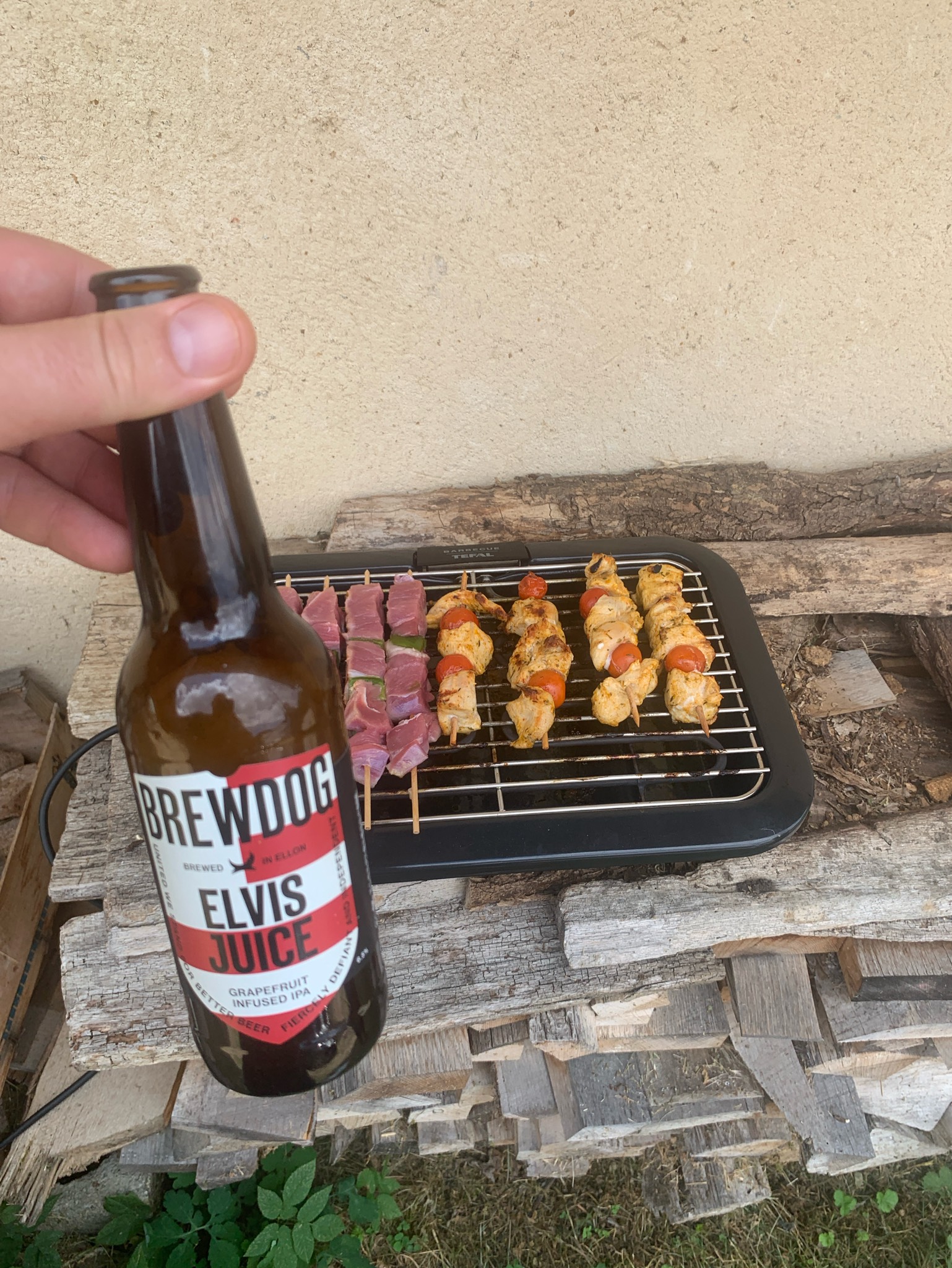 Elvis Juice, Scotland