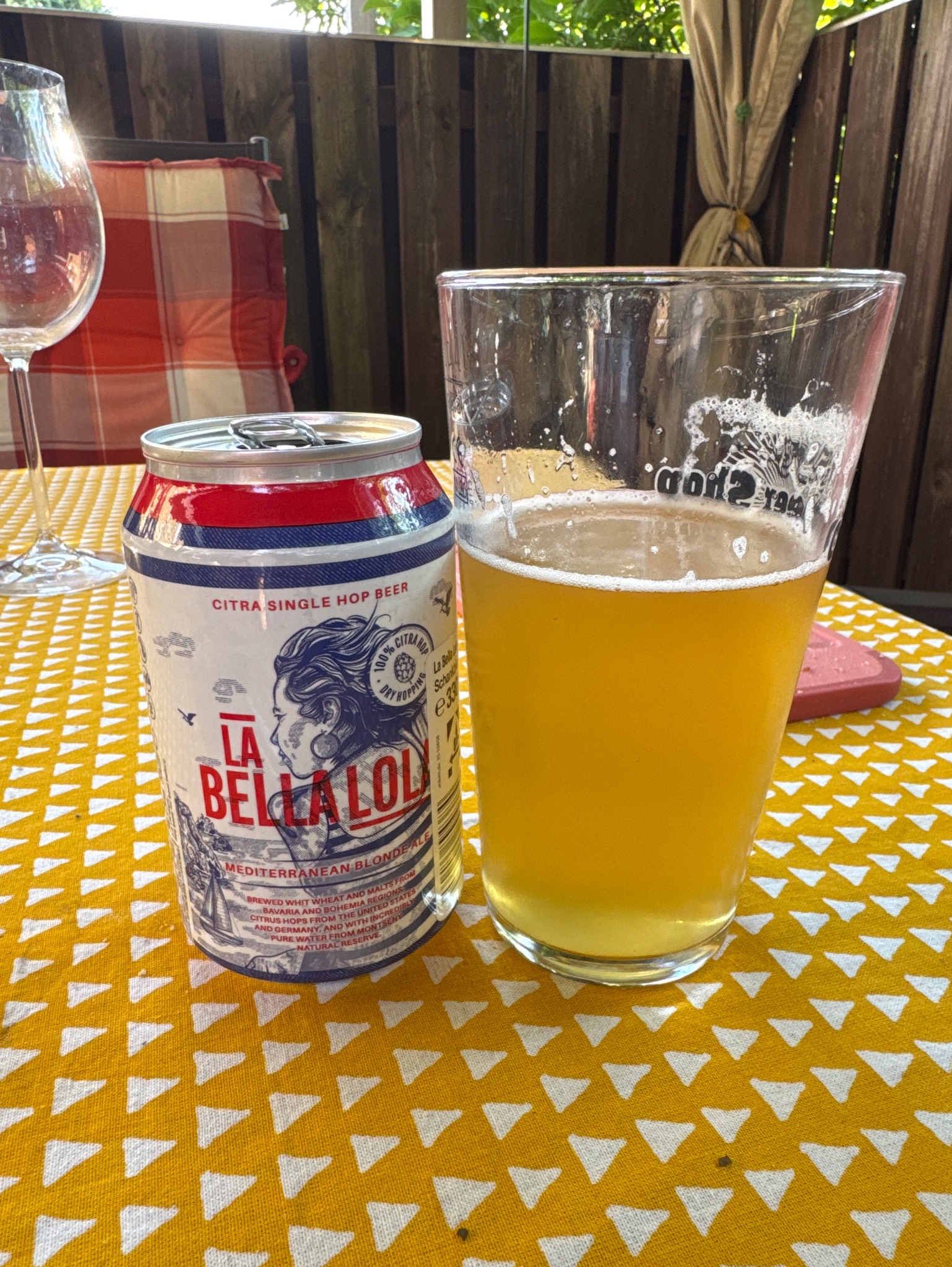 La Bella Lola, Spain