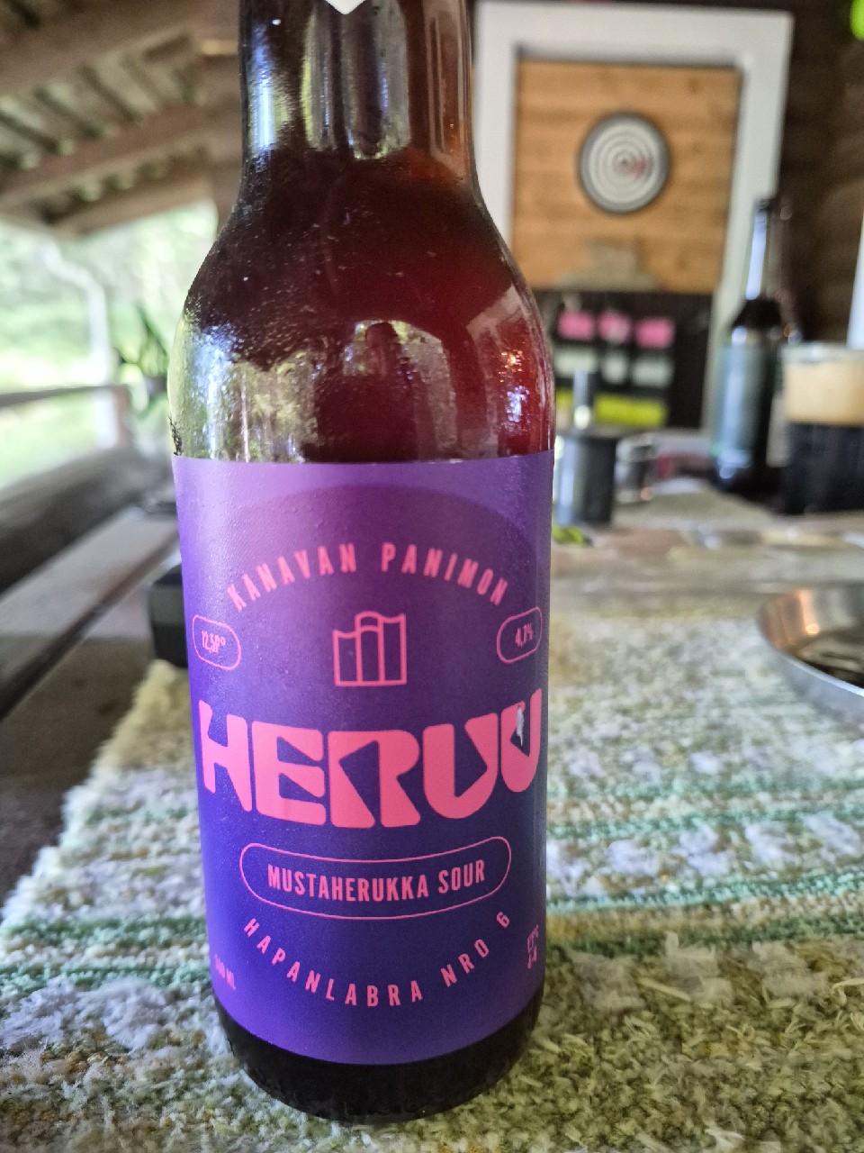 Heruu Mustaherukka Sour (Hapanlabra Nro 6), Finland
