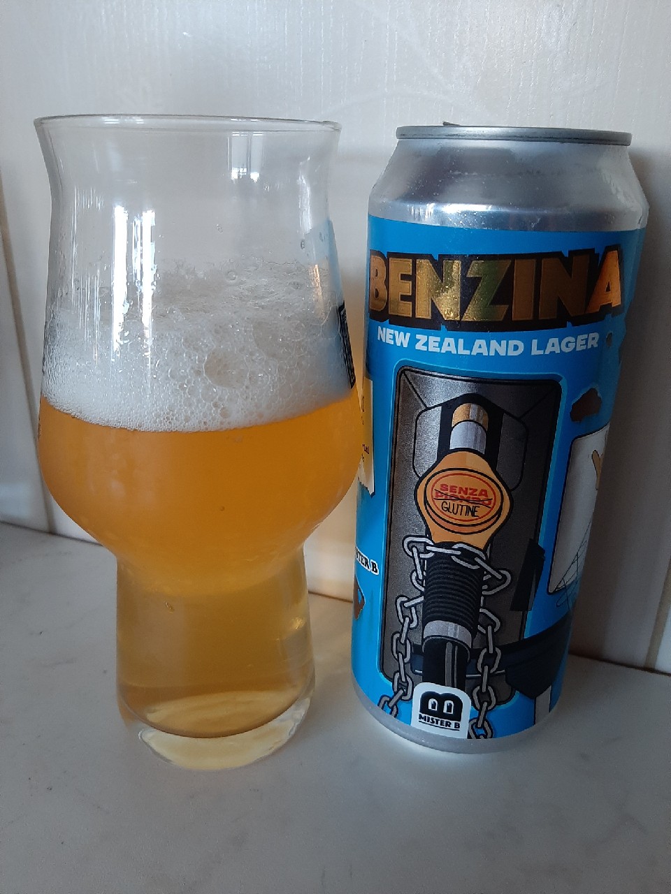 Benzina, Mister B