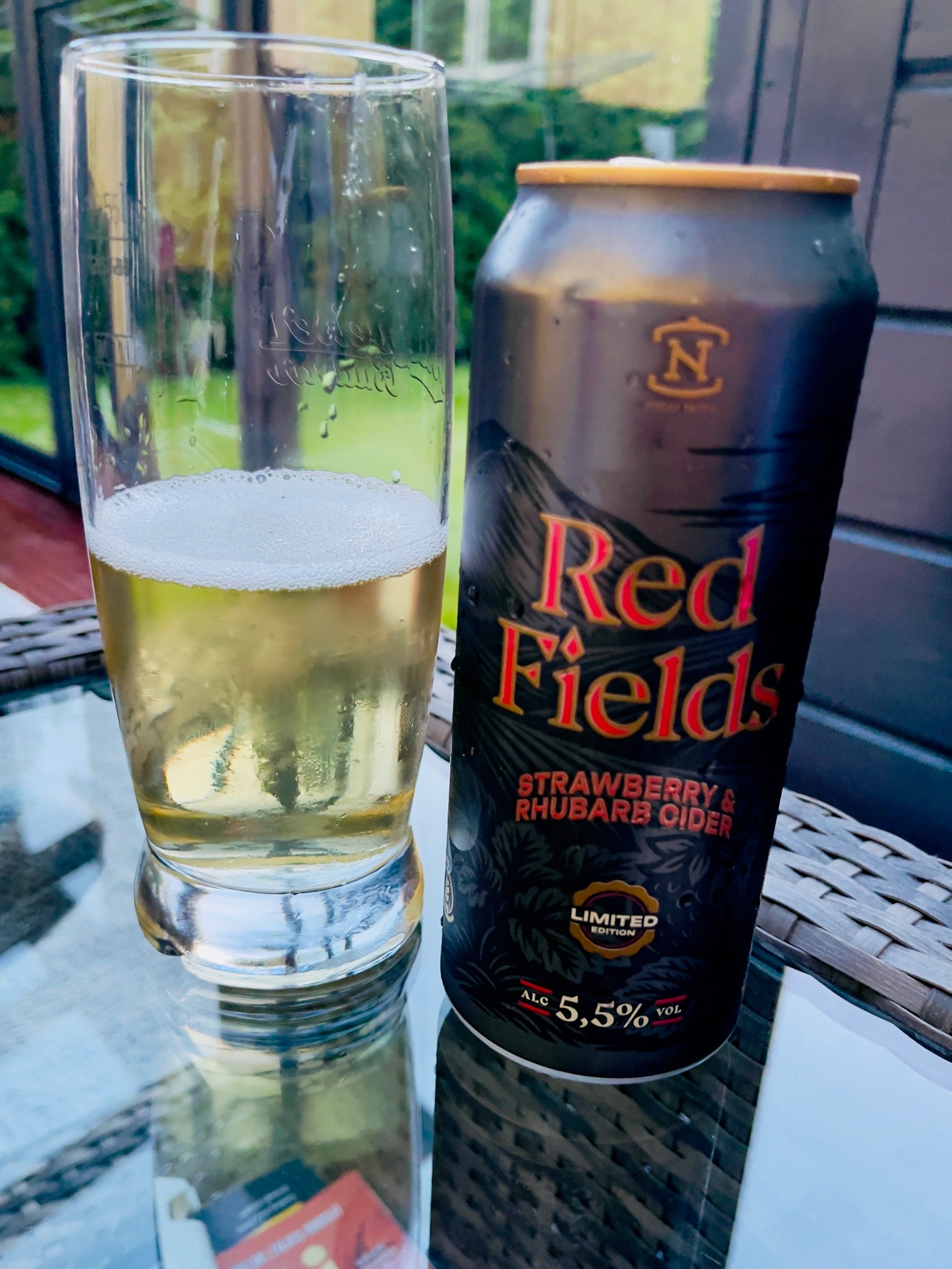 Red Fields Strawberry & Rhubarb Cider, Finland