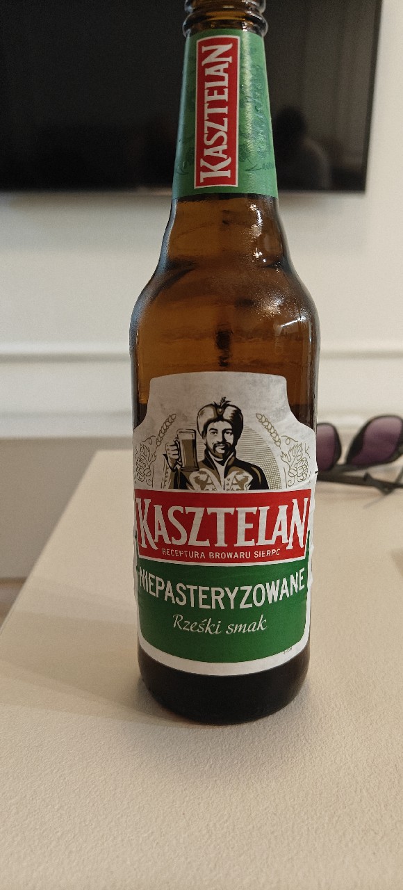 Kasztelan Niepasteryzowane, Poland