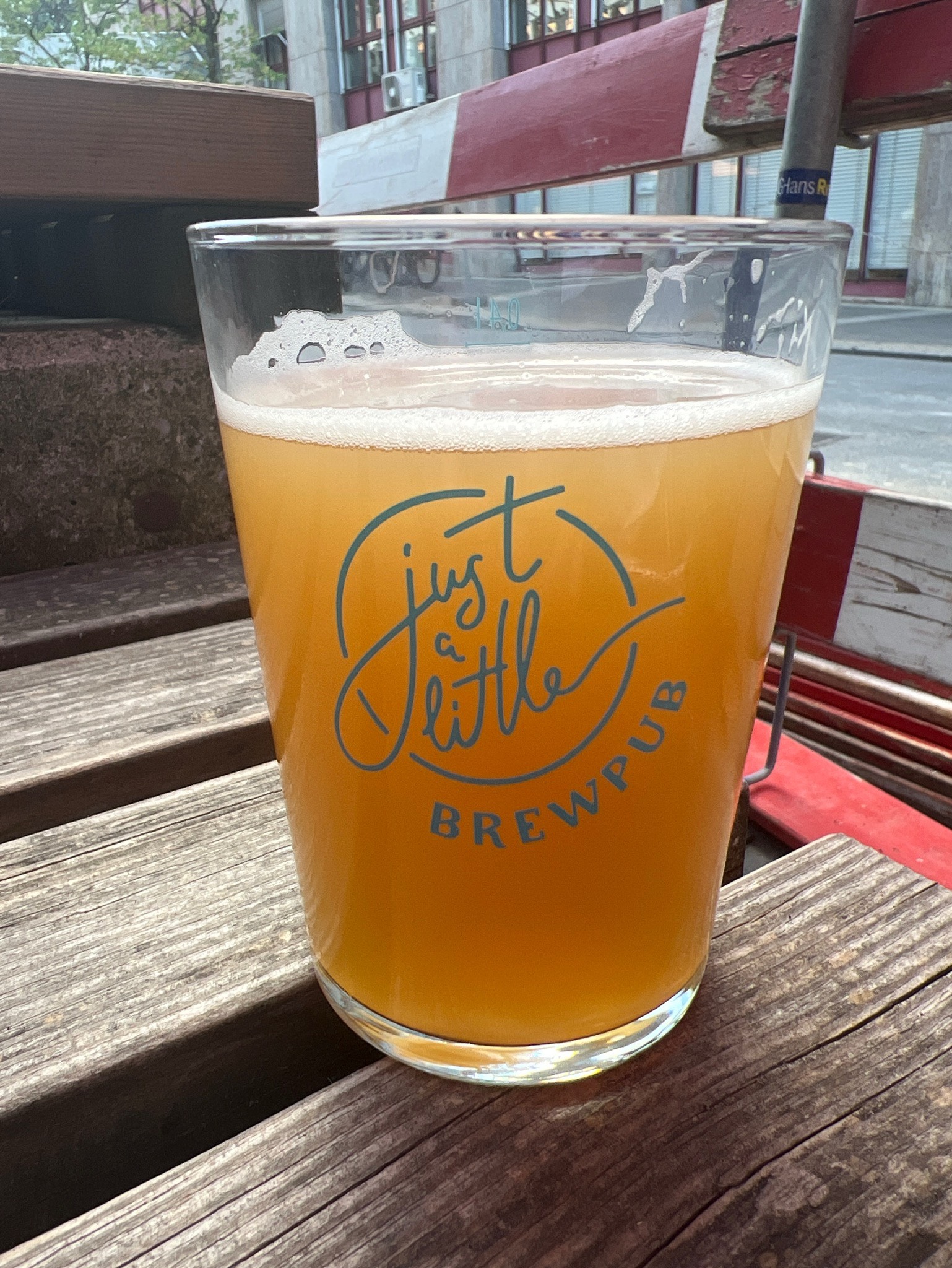 Falling ins Loch Again, Just A Little Brewpub