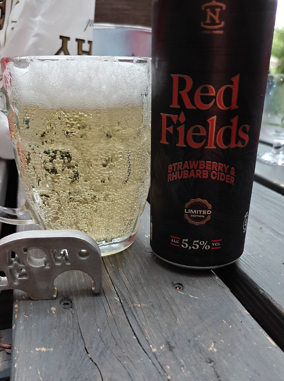 Red Fields Strawberry & Rhubarb Cider, Finland