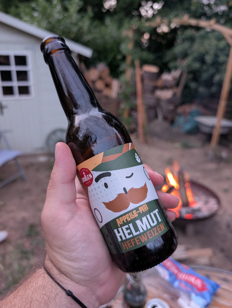Appelle-moi Helmut, Brasserie Du Grillen