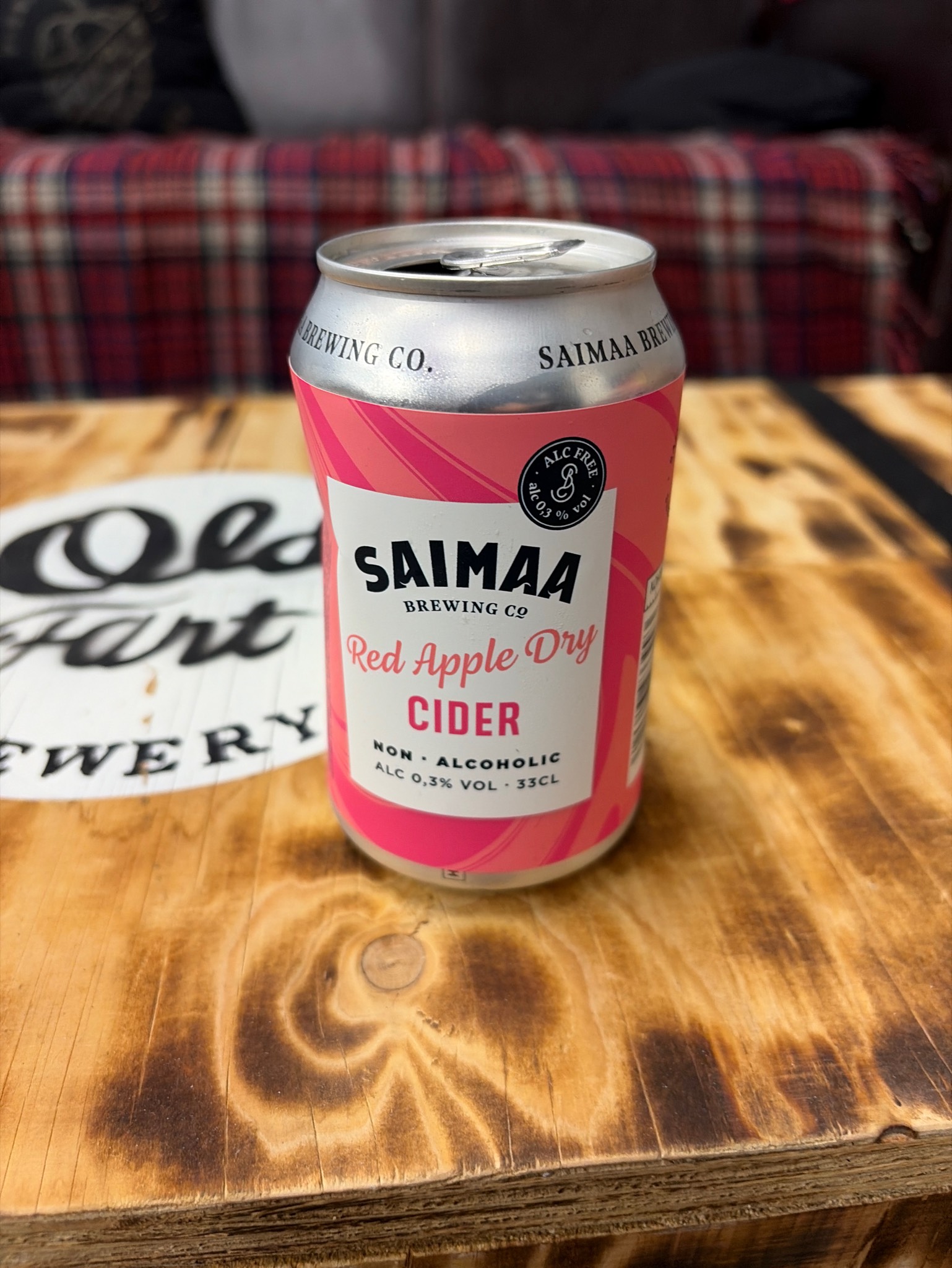 Red Apple Dry Non Alc, Finland