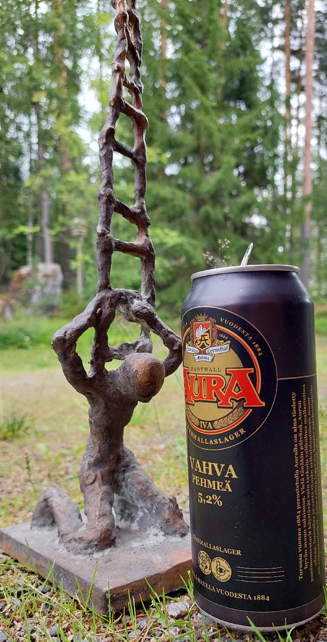Aura Tumma, Finland