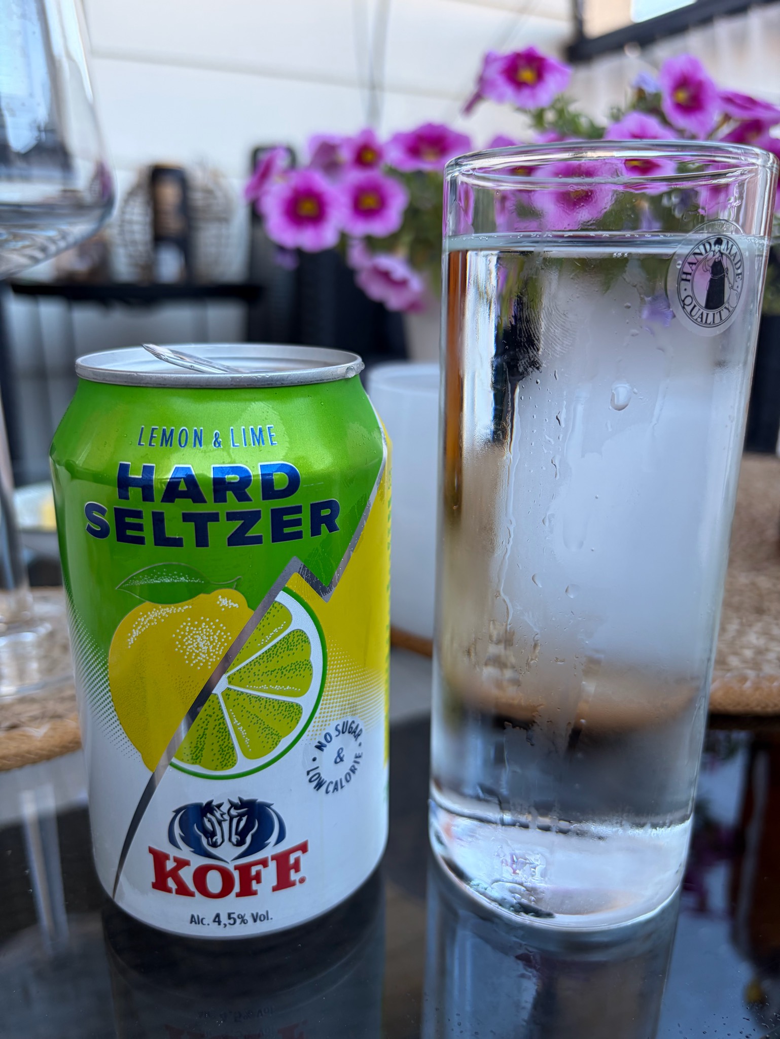 KOFF Hard Seltzer Lemon & Lime, Finland