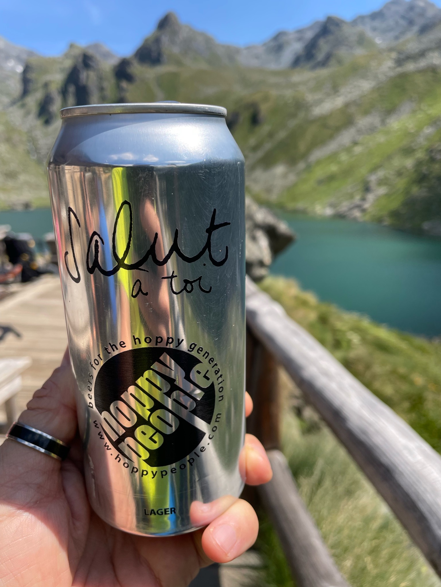 Salut À Toi, Hoppy People