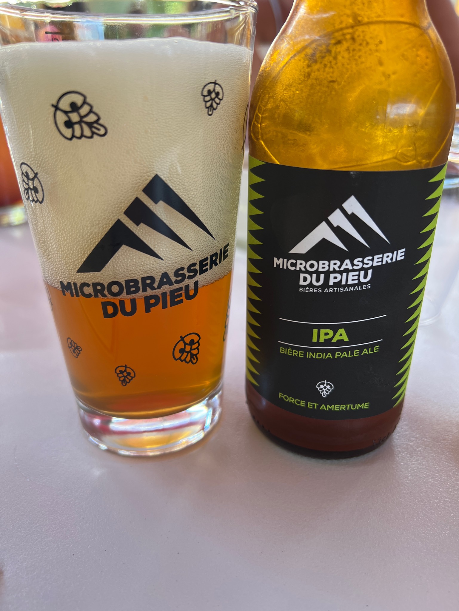 Pieu Blonde Ale, Microbrasserie Du Pieu