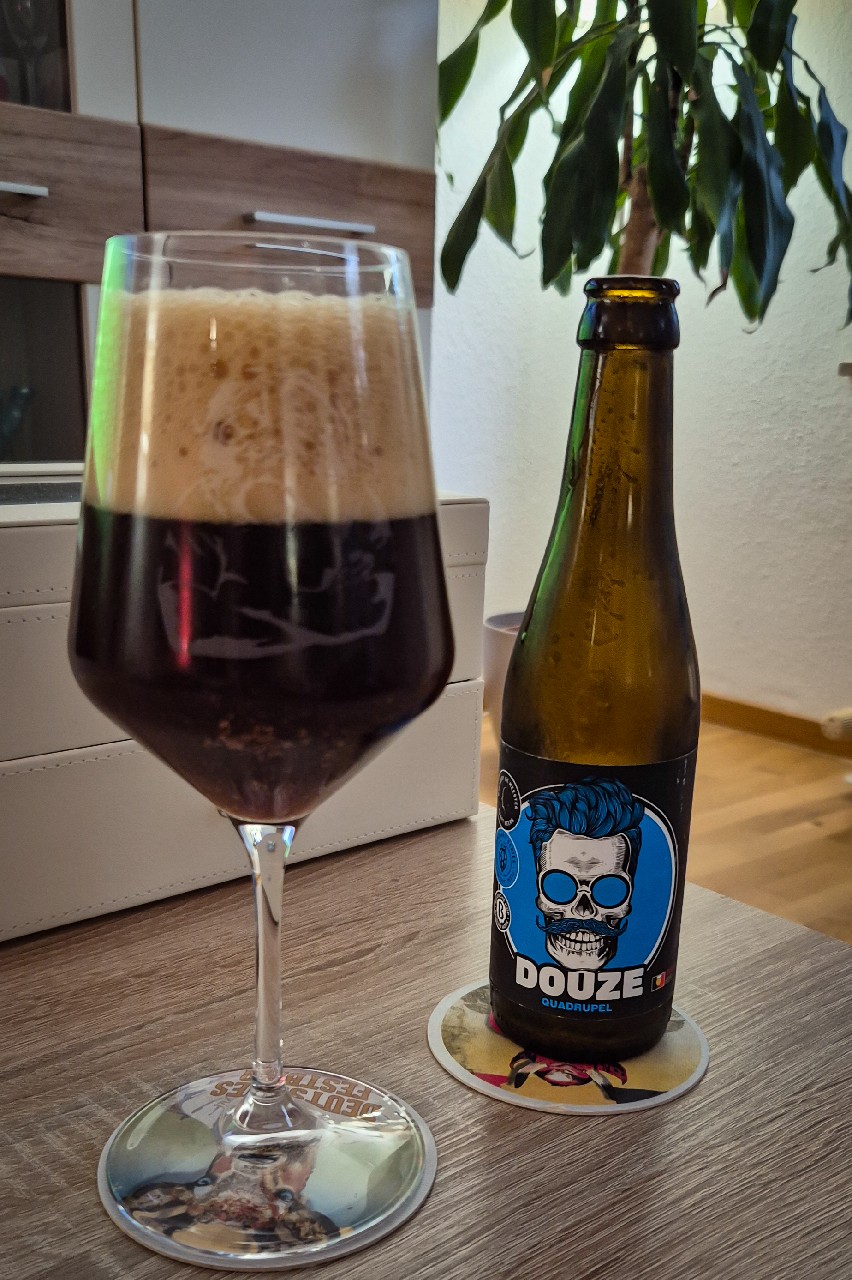 Douze Quadrupel, Brewery De Meester