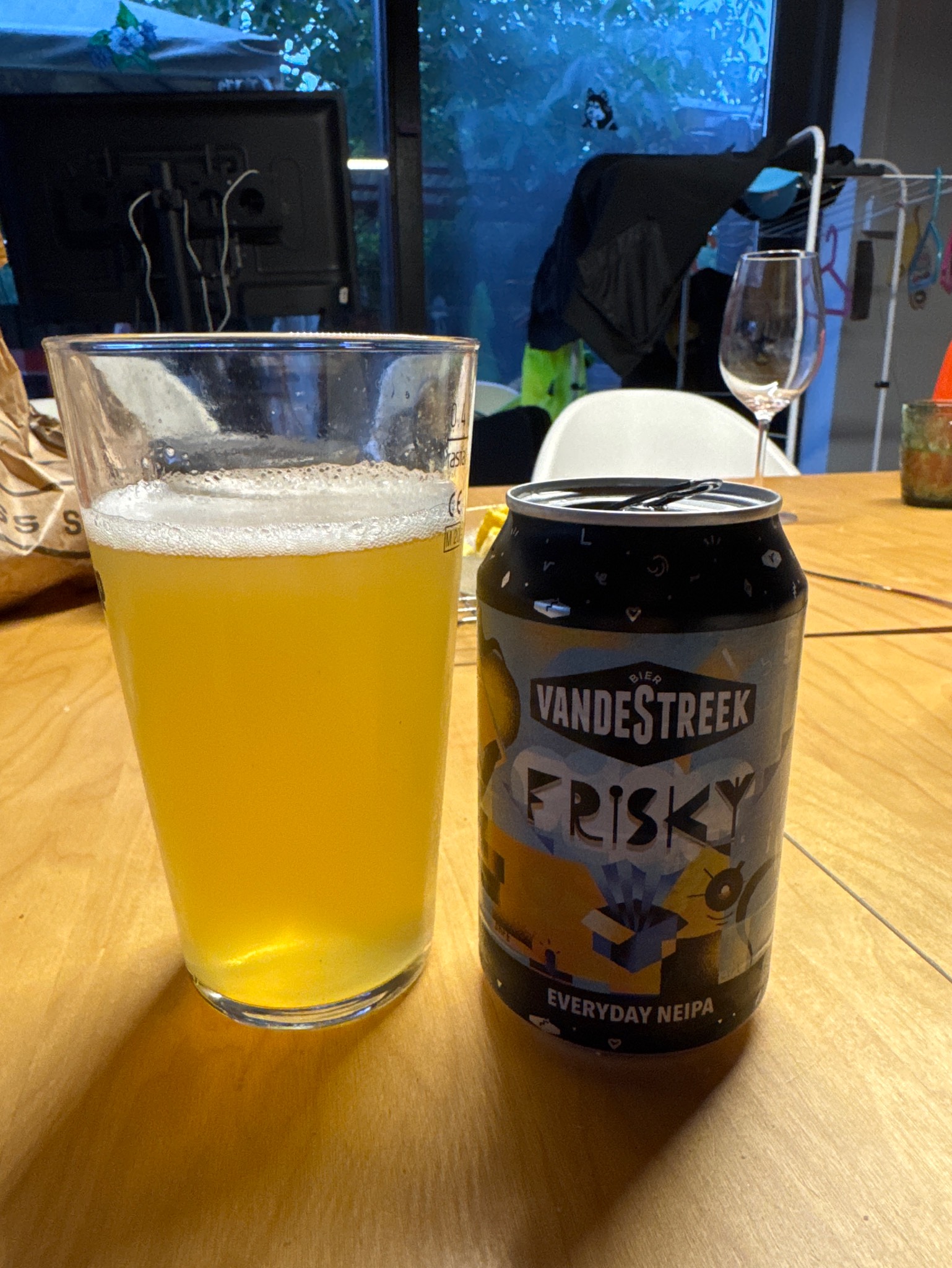 Frisky Everyday NEIPA, VandeStreek Bier