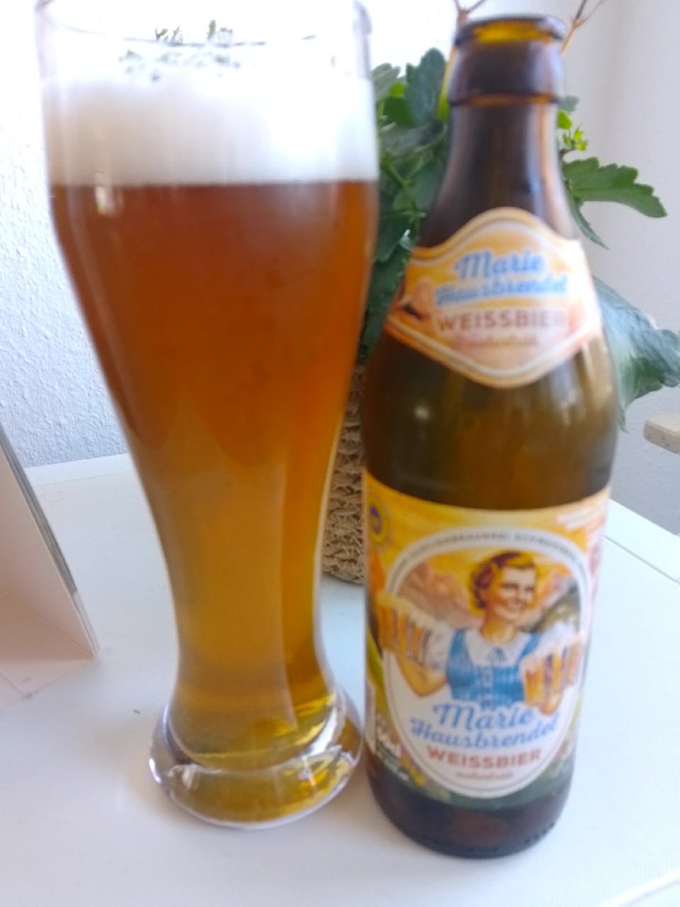 Marie Hausbrendel Weißbier Naturtrüb, Schwarzbräu