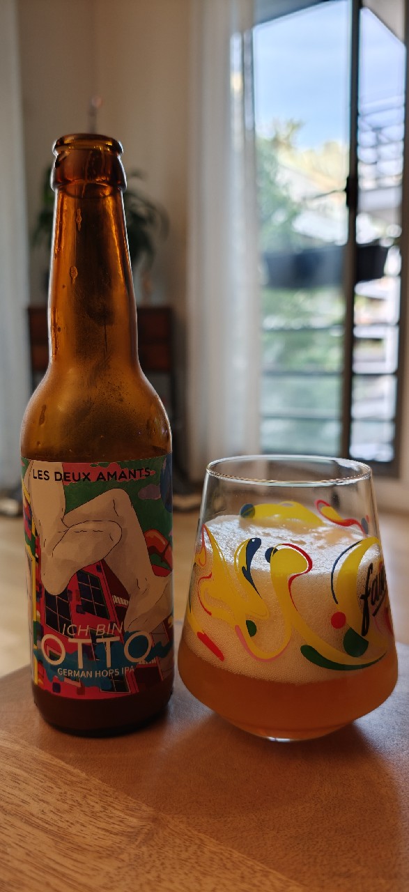 Ich Bin Otto, Brasserie Les Deux Amants