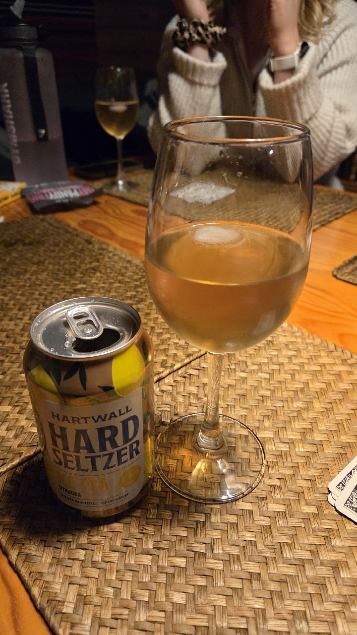 Hartwall Hard Seltzer Ice Tea Sitruuna, Finland