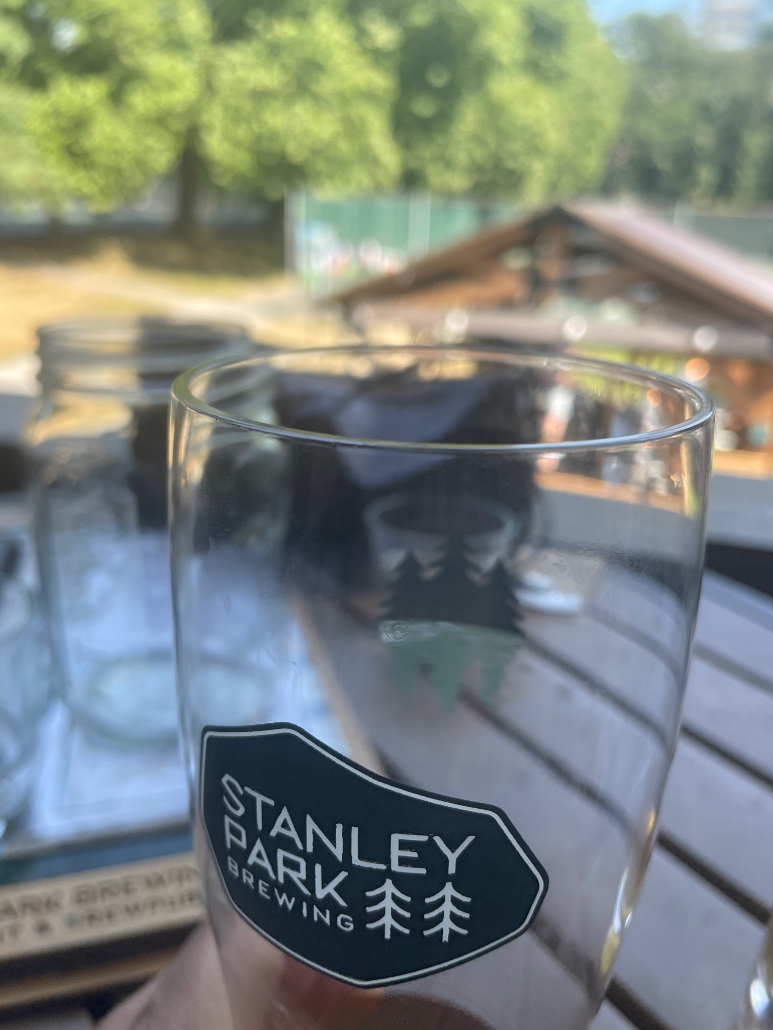 Sunsetter Peach Wheat Ale, Stanley Park Brewing (ABInBev)