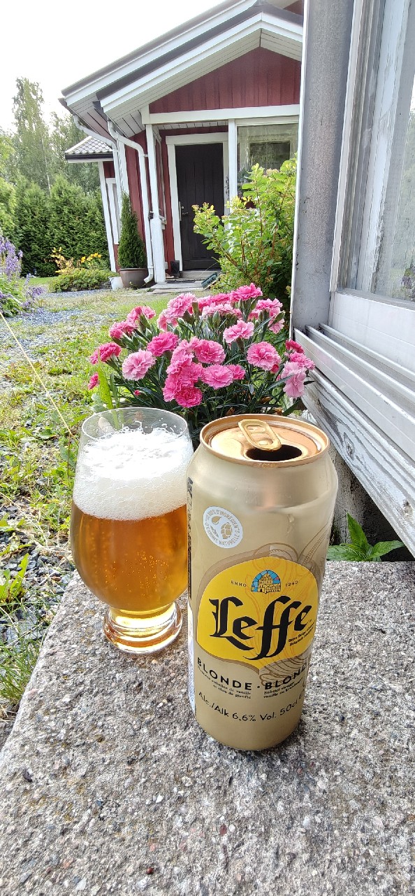 Leffe Blonde | Blond, Abbaye de Leffe (AB InBev)