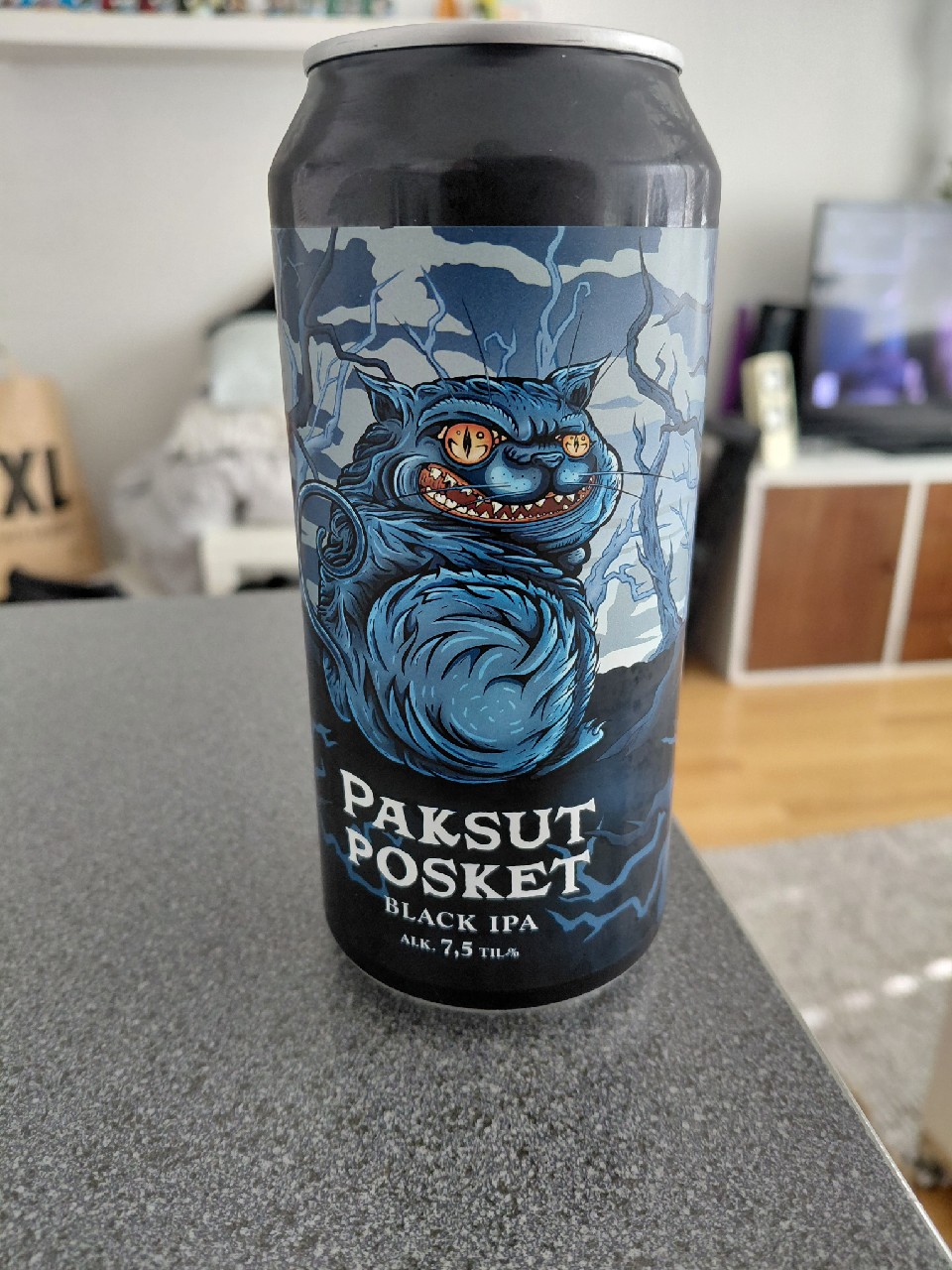 Paksut Posket, Finland