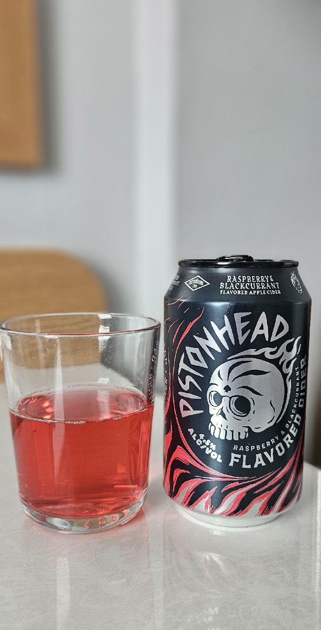 Pistonhead Hallon Svarta Vinbär Cider, Sweden