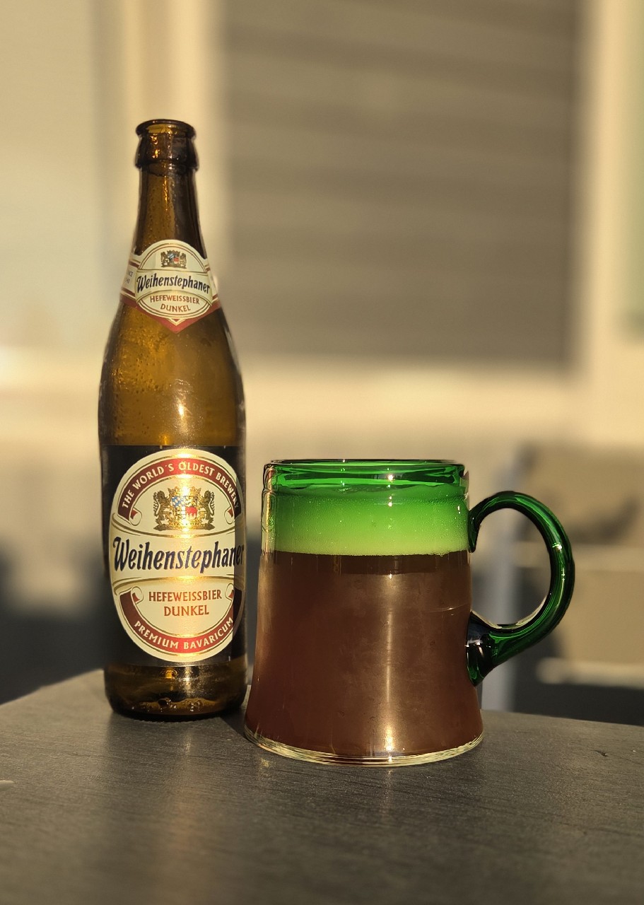 Weihenstephaner Hefeweissbier Dunkel, Germany