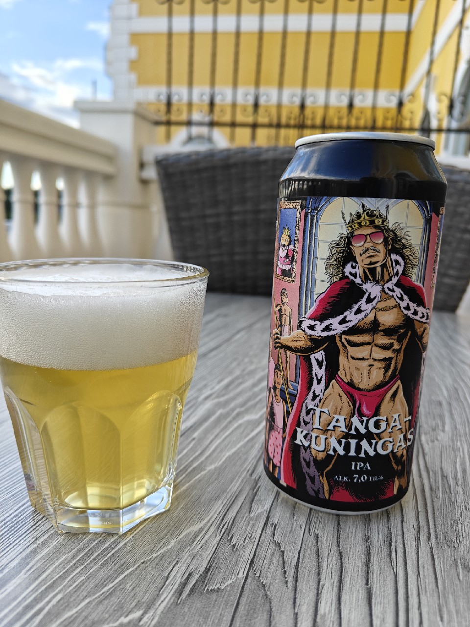Tangakuningas, Finland