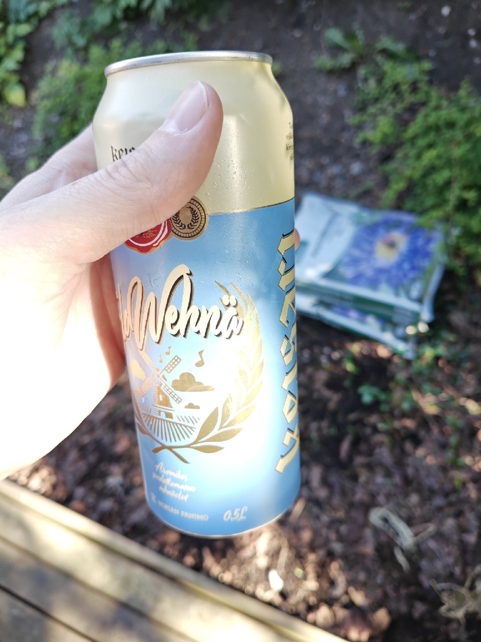 Keisari EloWehnä, Finland