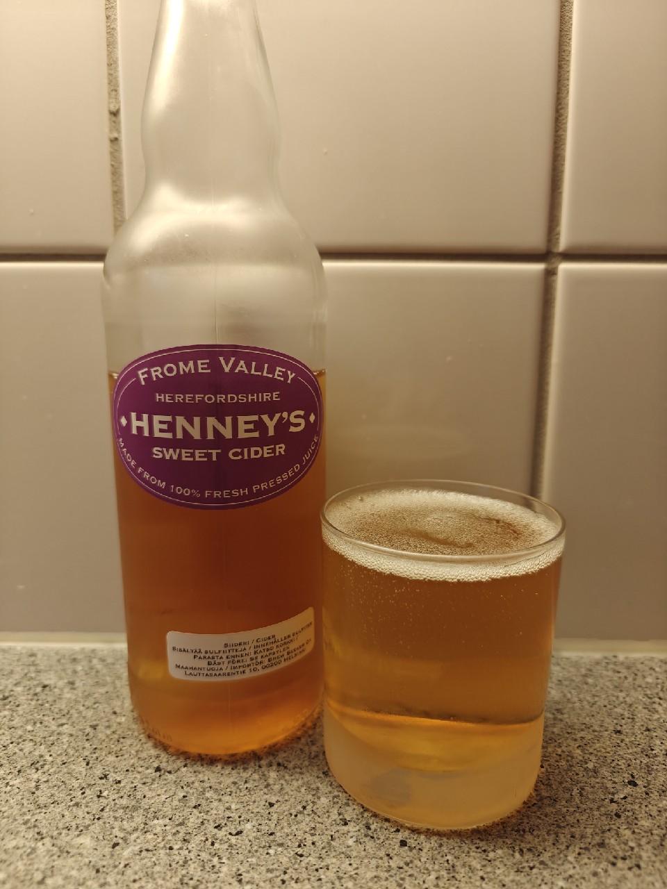 Henney's Sweet Cider / Apple-Sweet Cider, Henney's