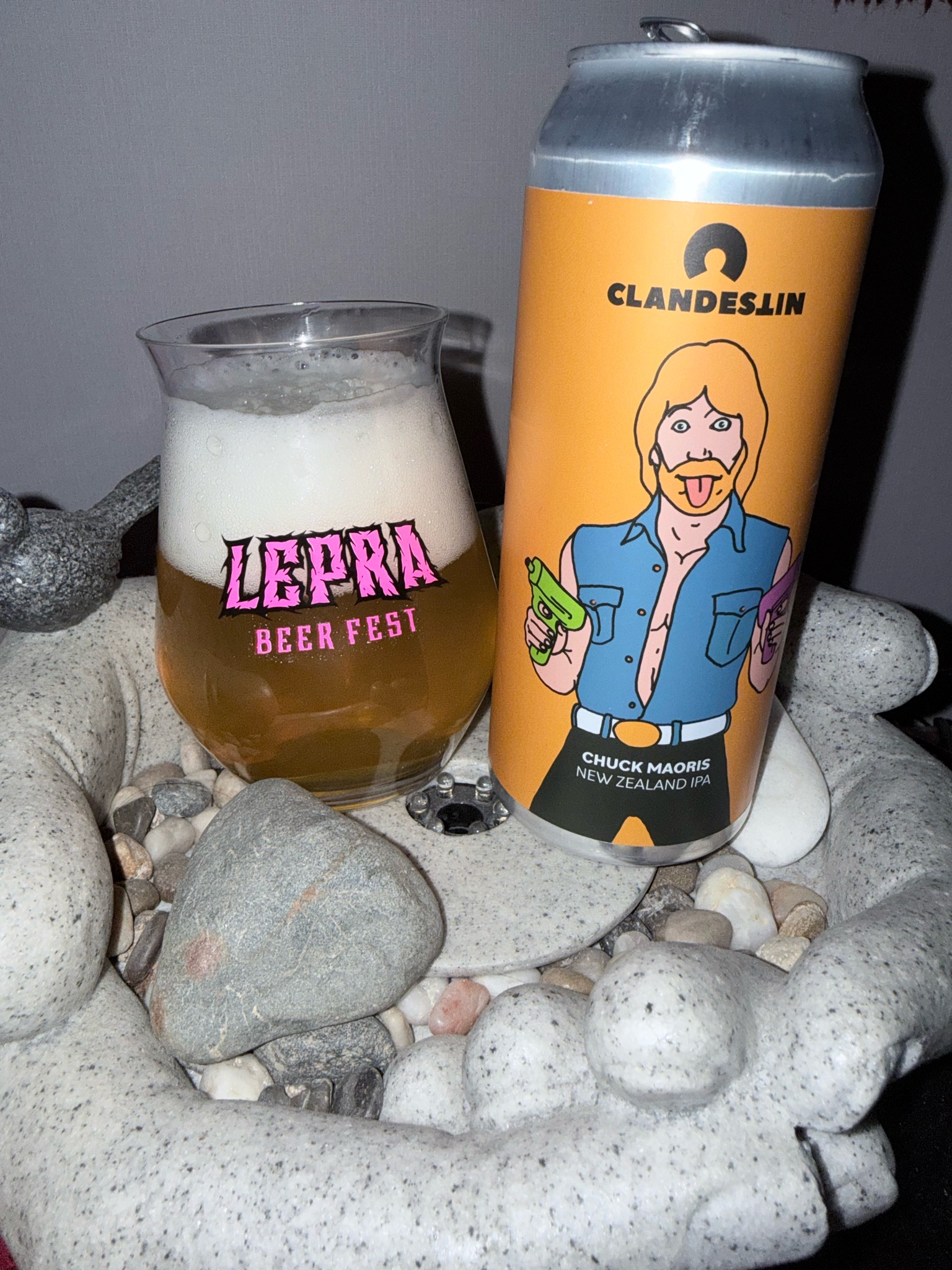 Chuch Maoris, Clandestin Beer