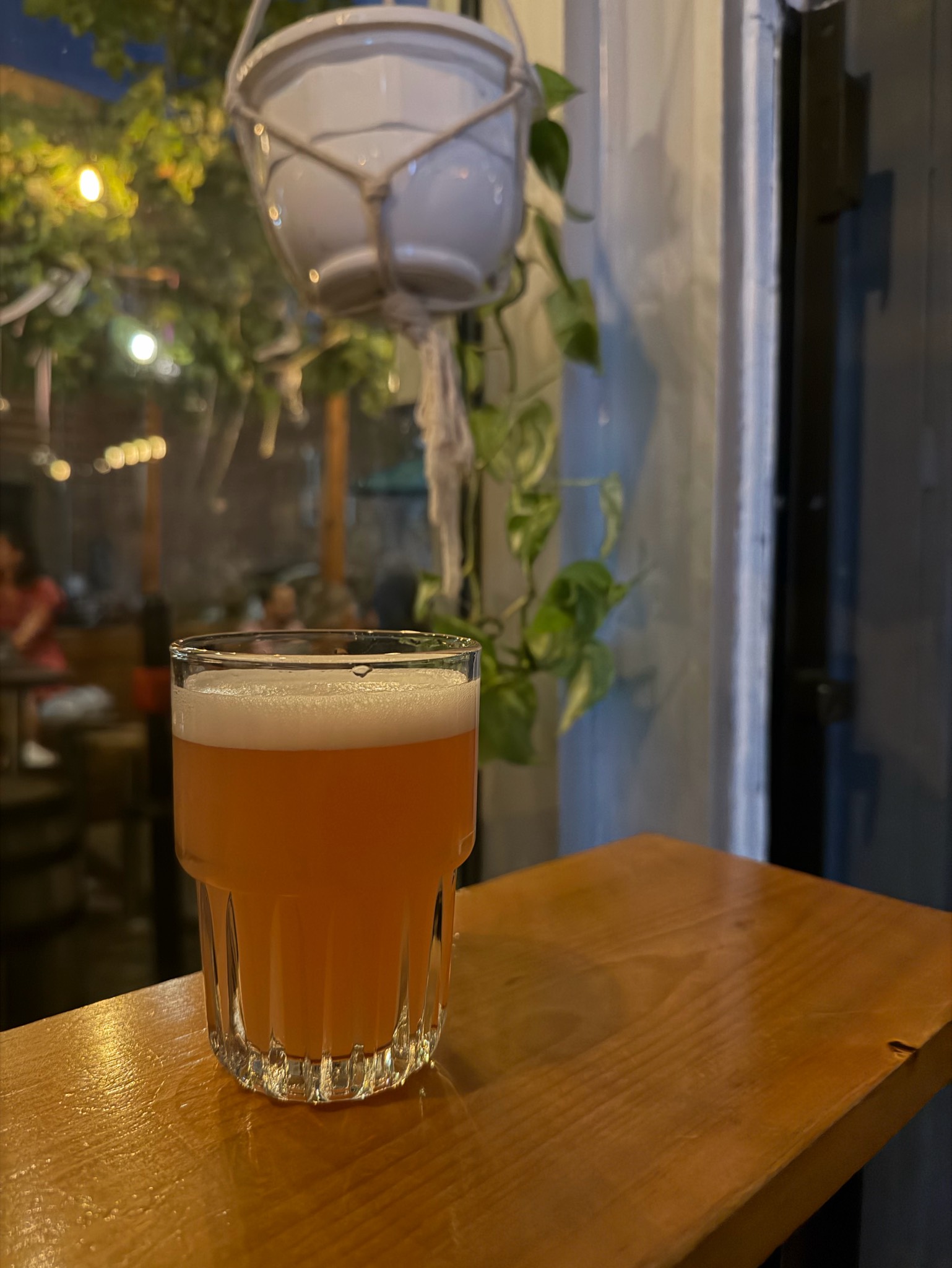LA JOURNÉE VA ÊTRE CHAUDE, Mellön Brasserie