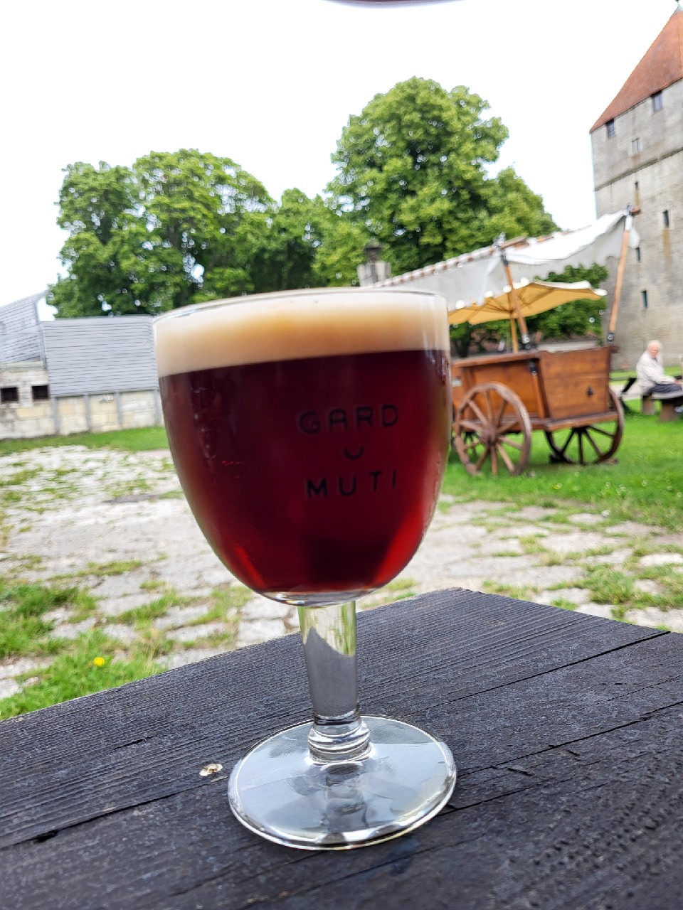 the Knight's ale, Castle tavern