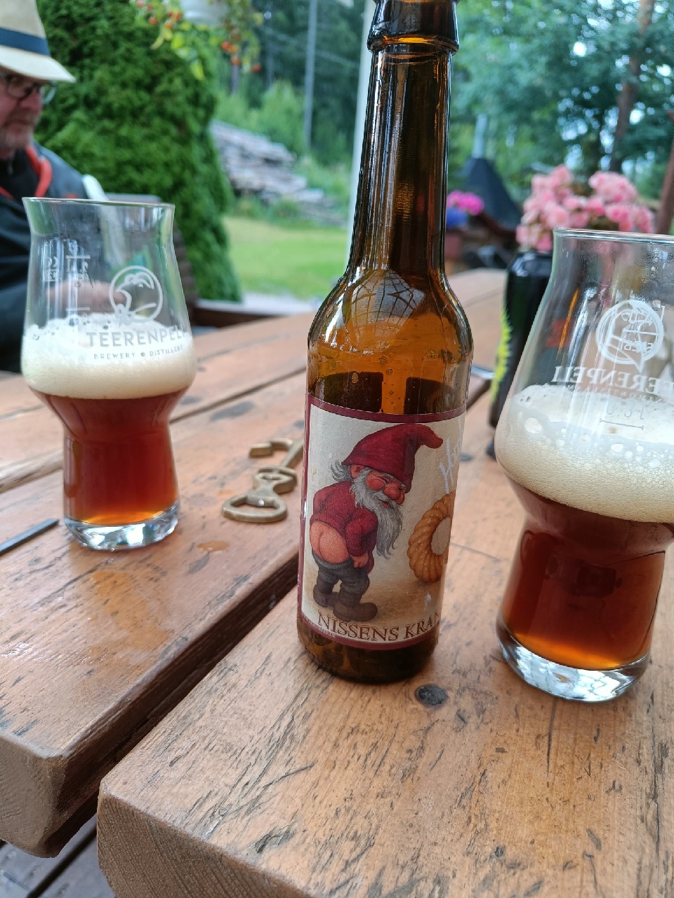 Nissens krans, Hornbeer