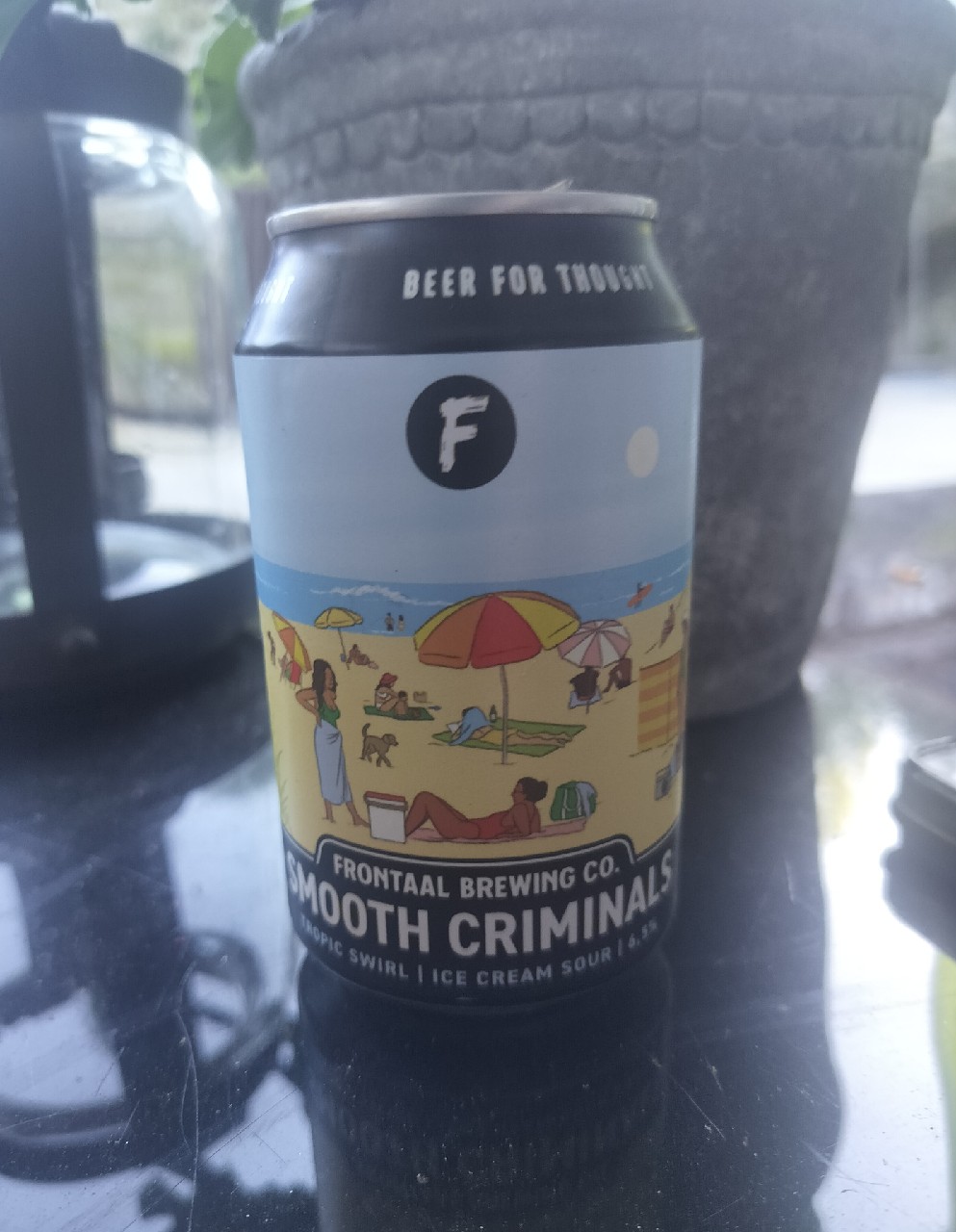 Smooth Criminals: Tropic Swirl, Netherlands