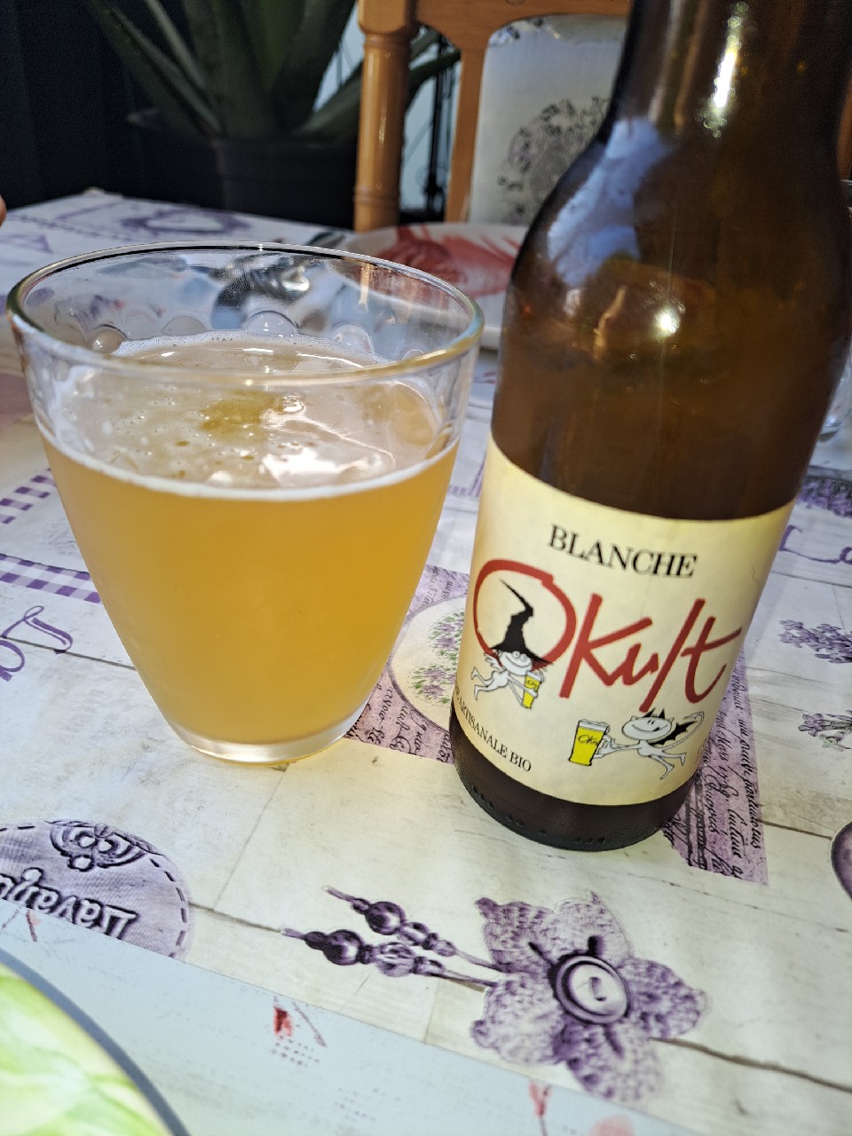 Okult Blanche, Brasserie Simon