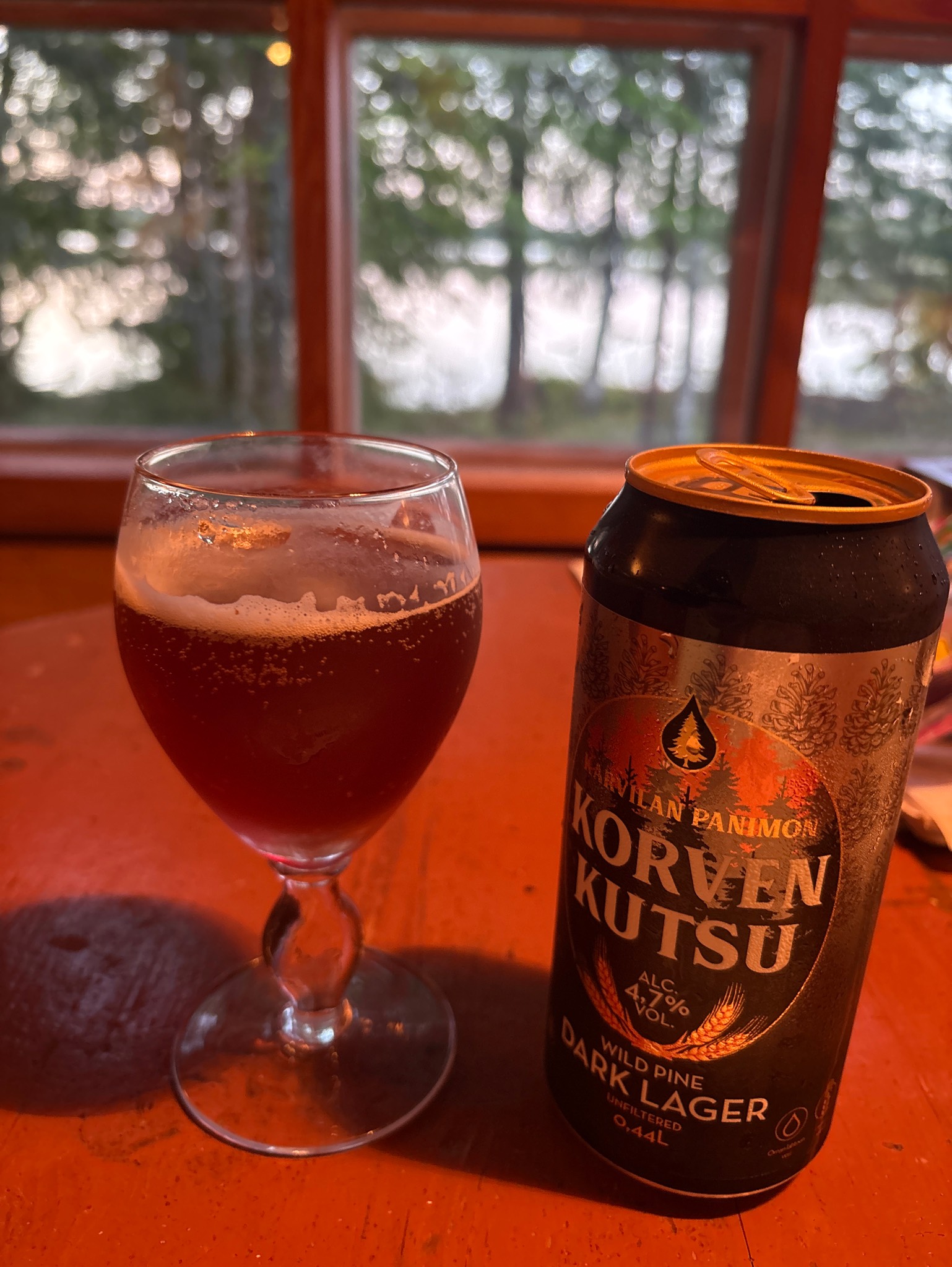 Korven Kutsu Wild Pine Dark Lager, Finland