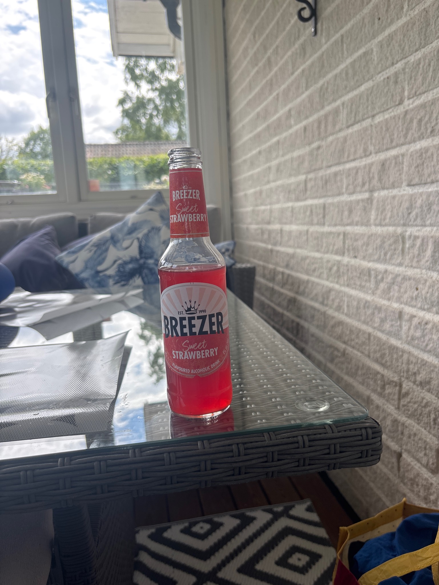 Breezer Strawberry, Cuba