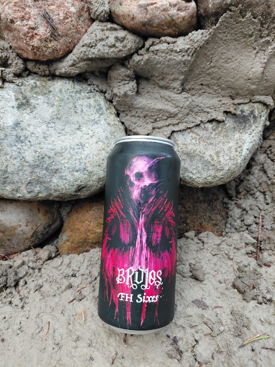 Sixes, Brujos Brewing