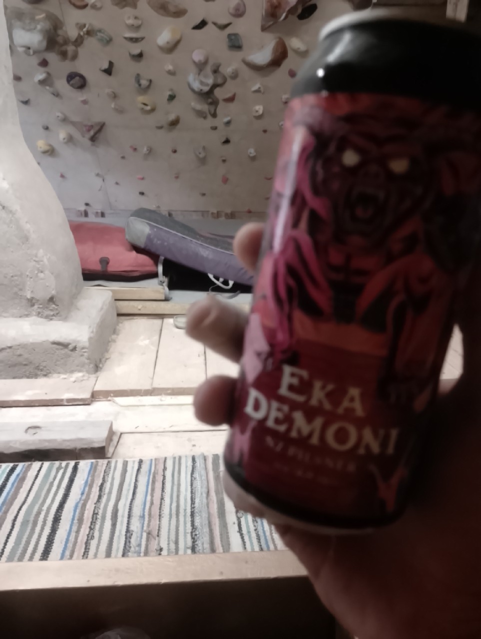 Eka Demoni, Finland