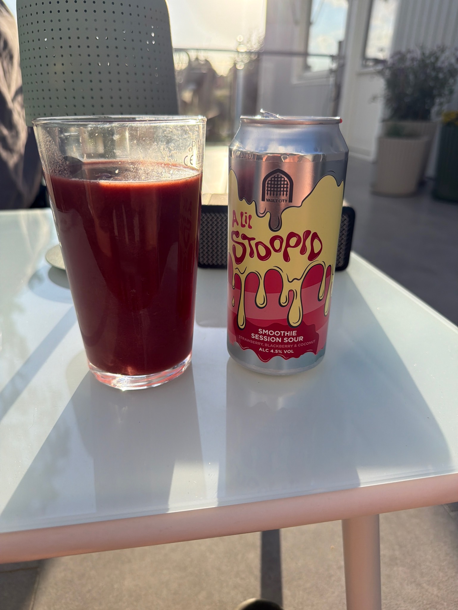 A Lil Stoopid: Strawberry, Blackberry & Coconut, Scotland