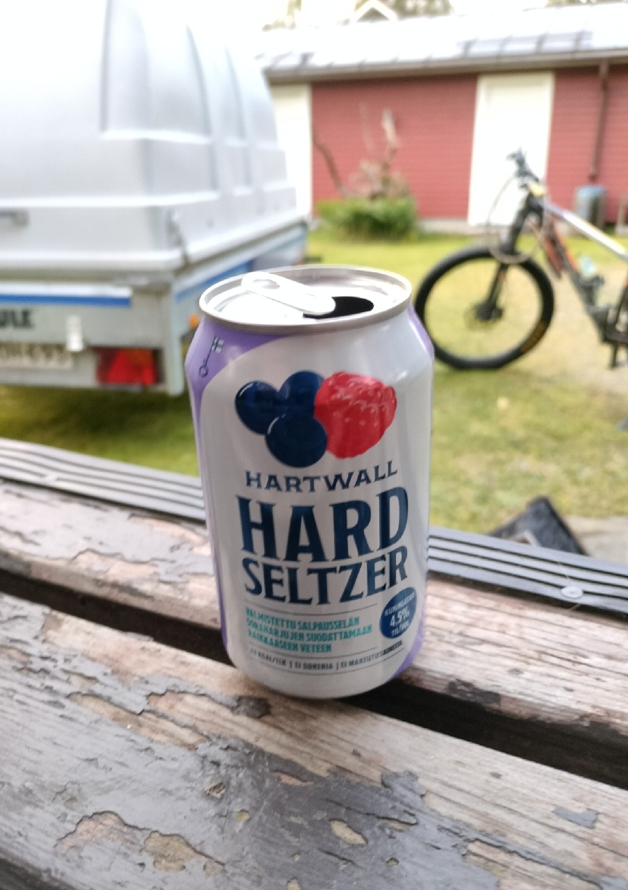 Hard Seltzer Kuningatar, Finland