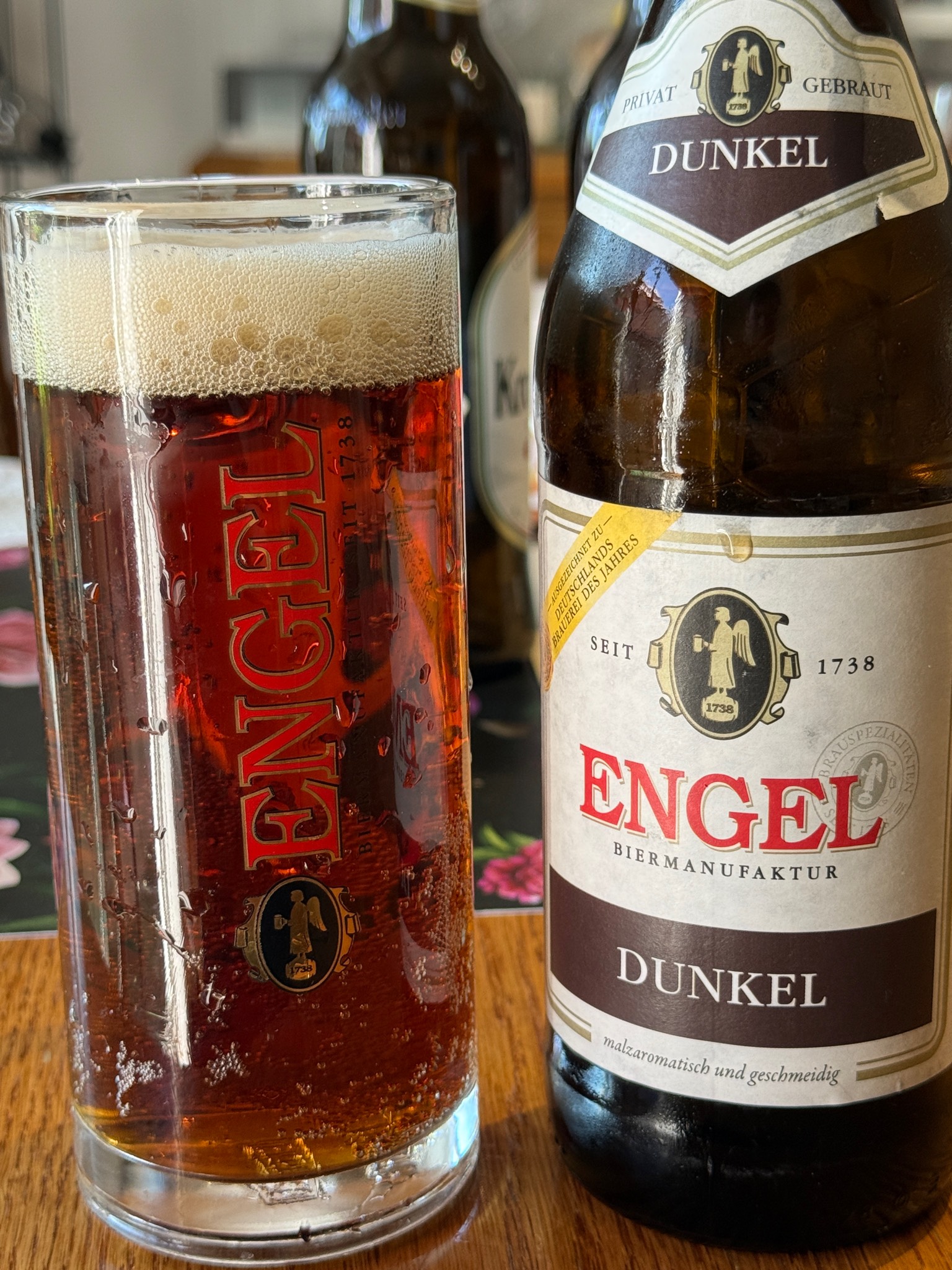 Engel Dunkel, Biermanufaktur Engel GmbH & Co. KG
