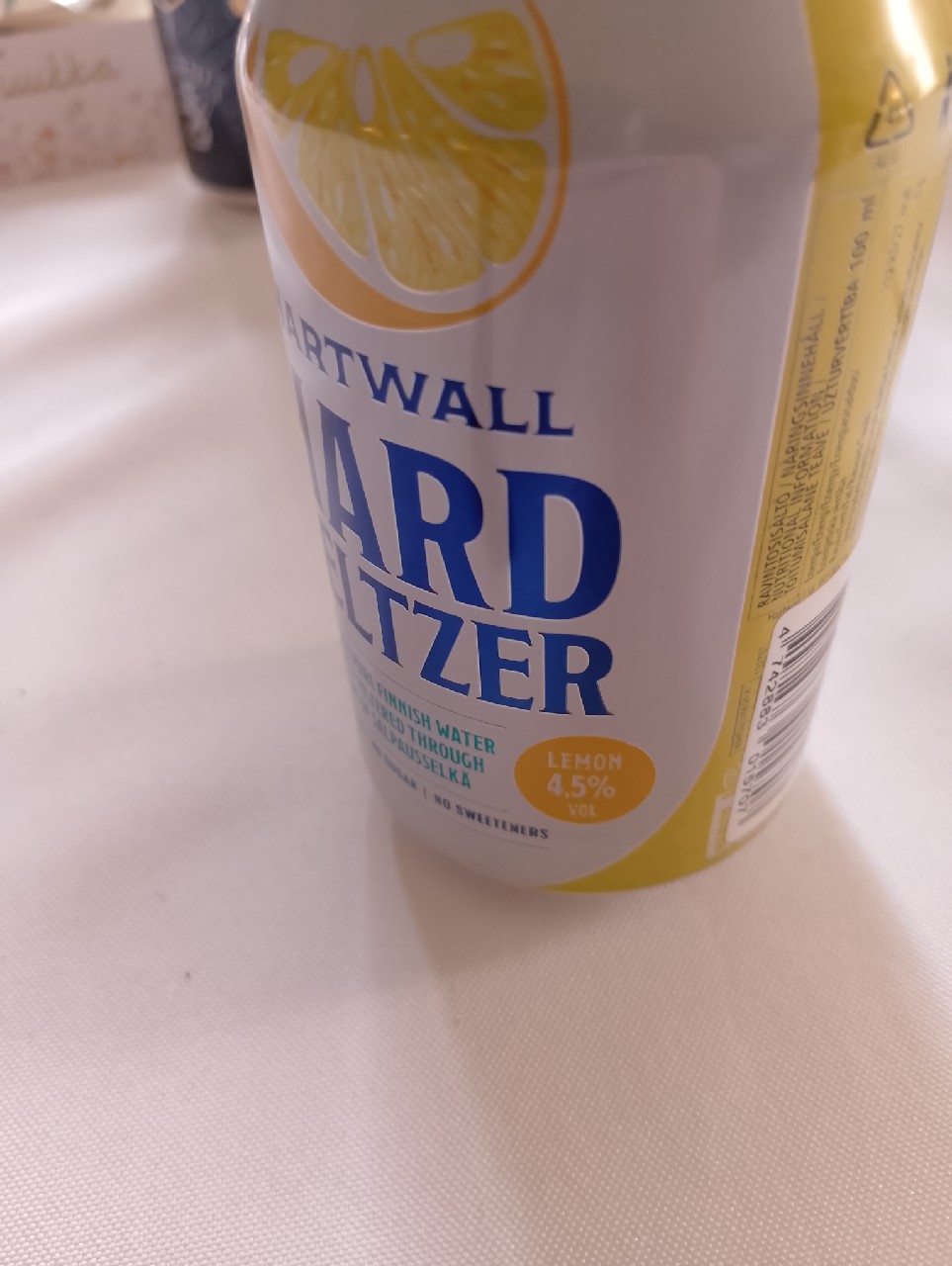 Hard Seltzer Sitruuna, Finland