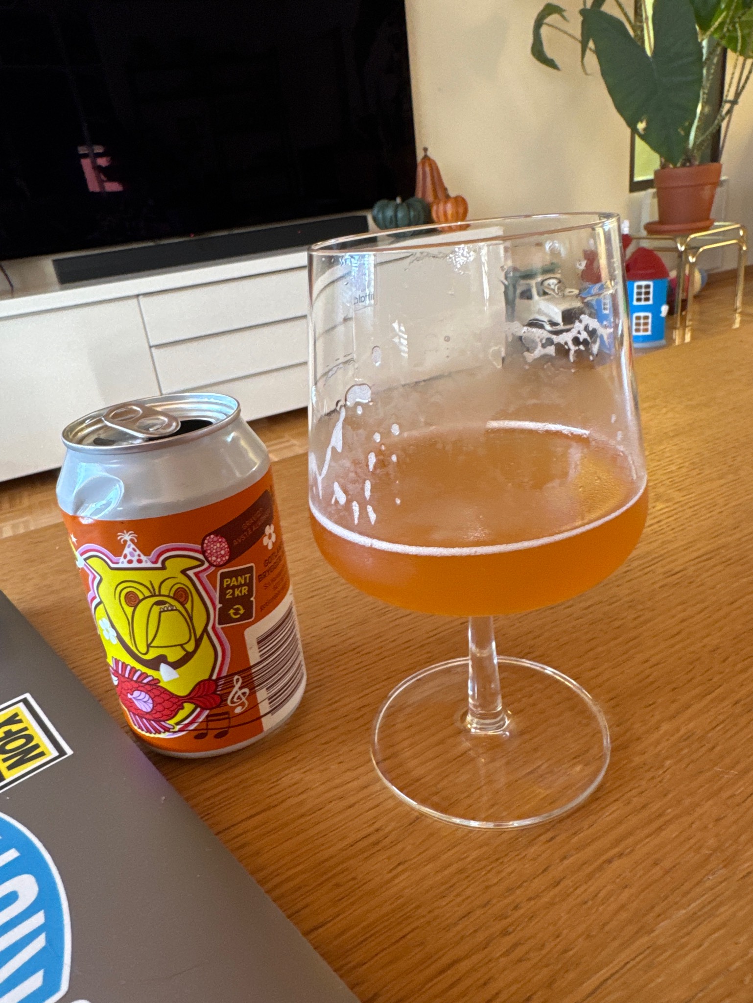 Hazy Bulldog APA, Sweden