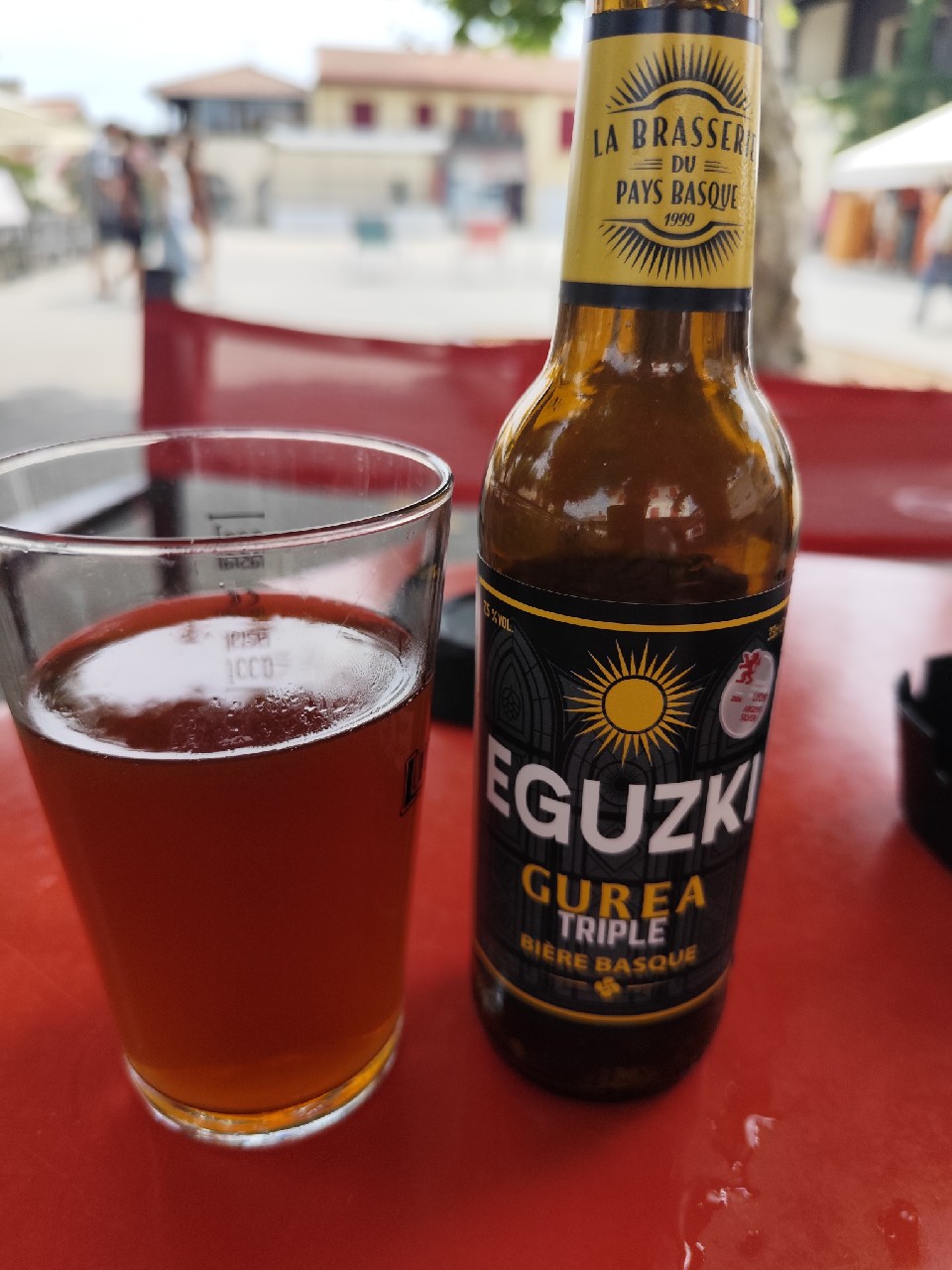 Eguzki Gurea Triple, France