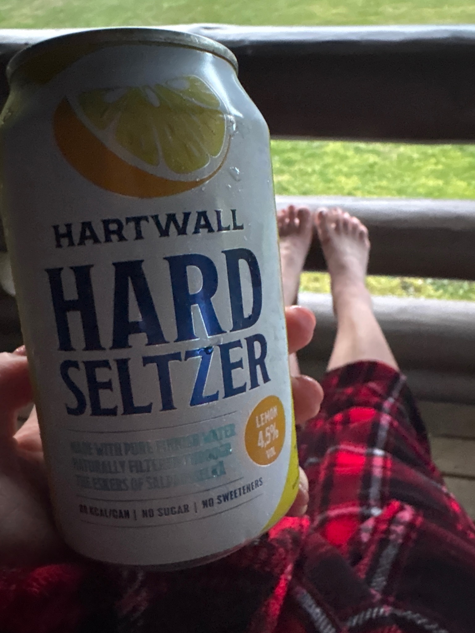 Hard Seltzer Sitruuna, Finland
