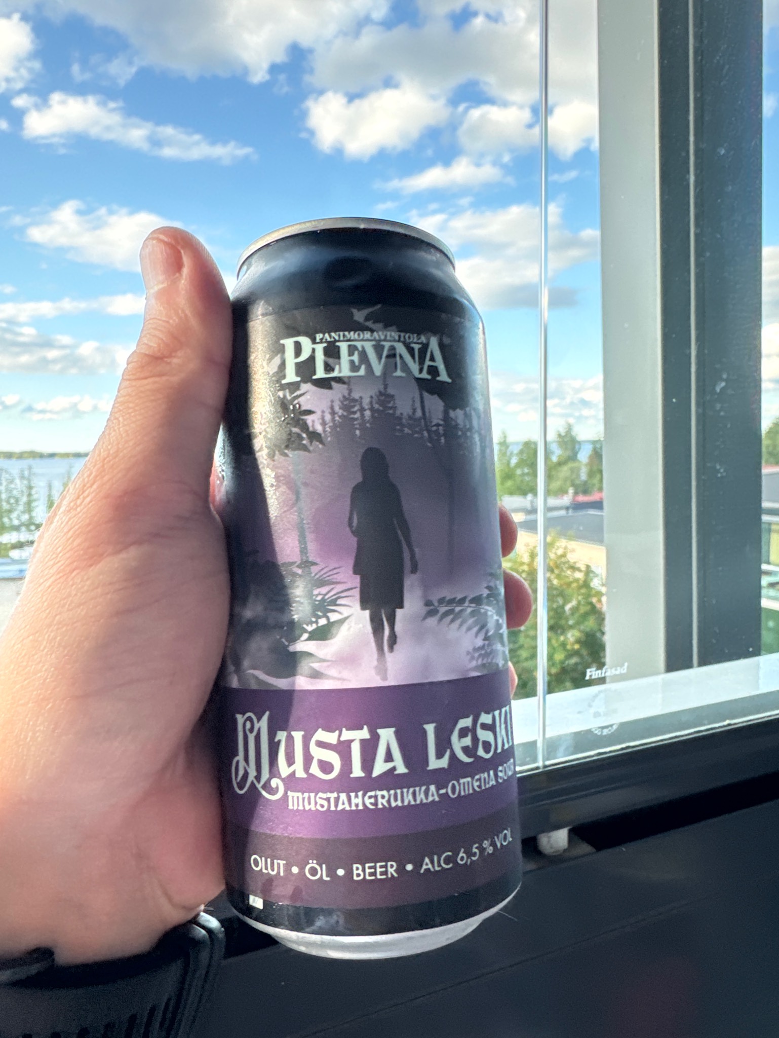 Musta Leski, Finland