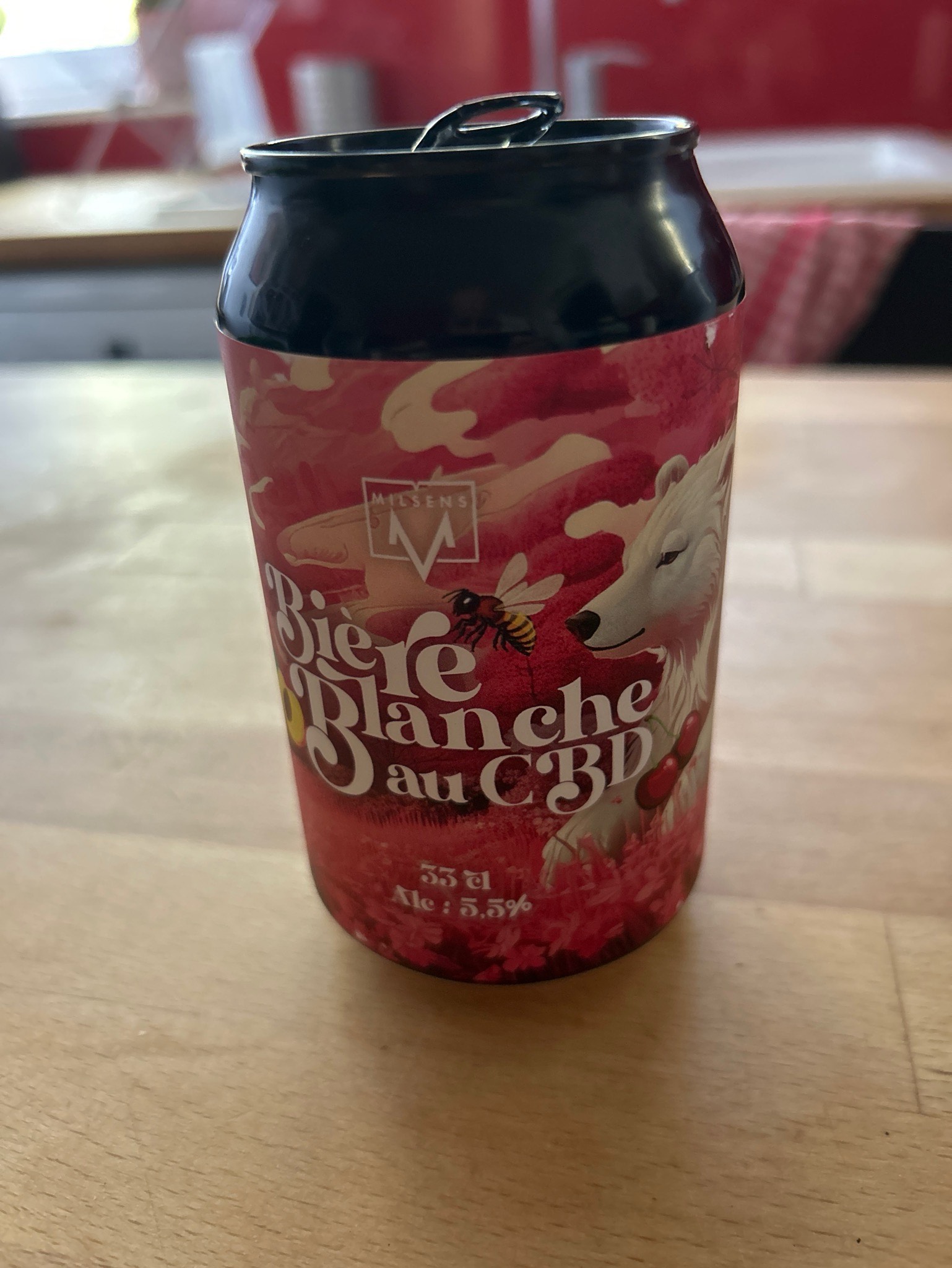 Milsens blanche au CBD, France