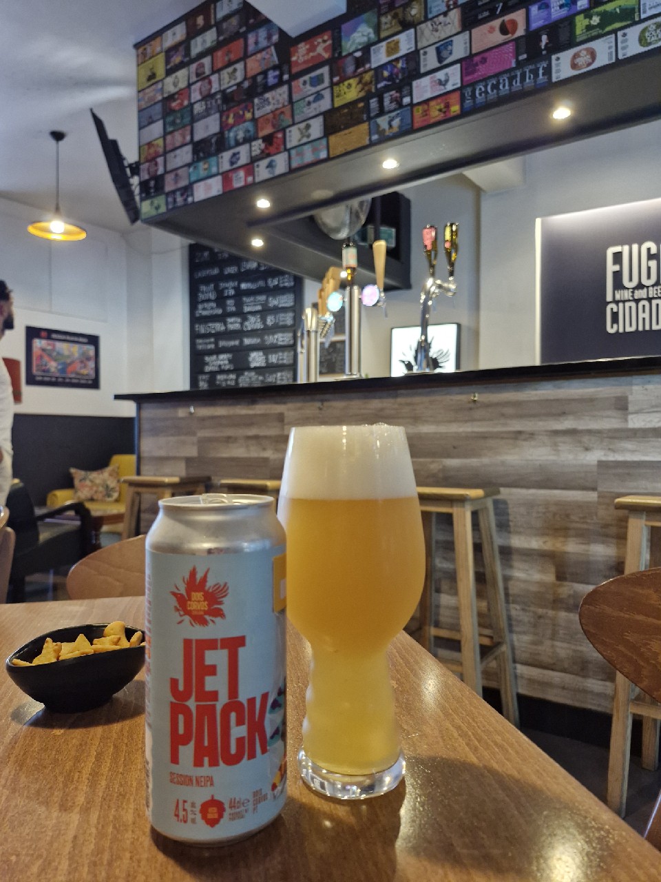 Jet Pack, Dois Corvos Cervejeira