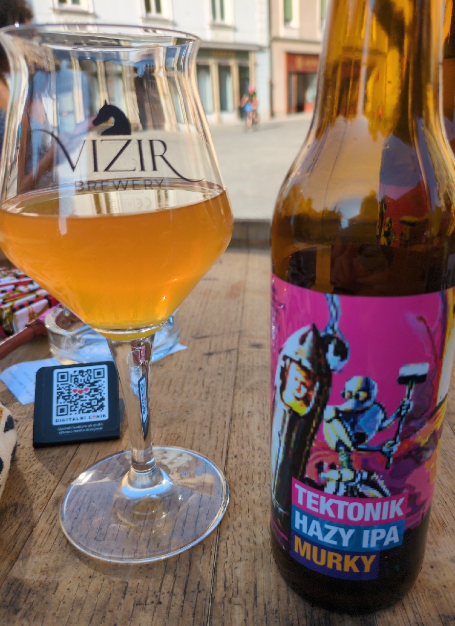 Tektonik's Murky Hazy IPA, Tektonik Craft Brewery | Tektonik Kraft Pivovarna